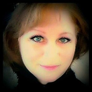 Meet your Posher, Dannette